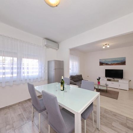 Apartment Mirela Zadar Bagian luar foto